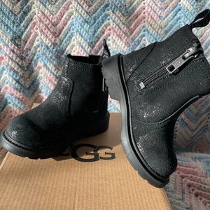 Ugg bolden metallic black bootie